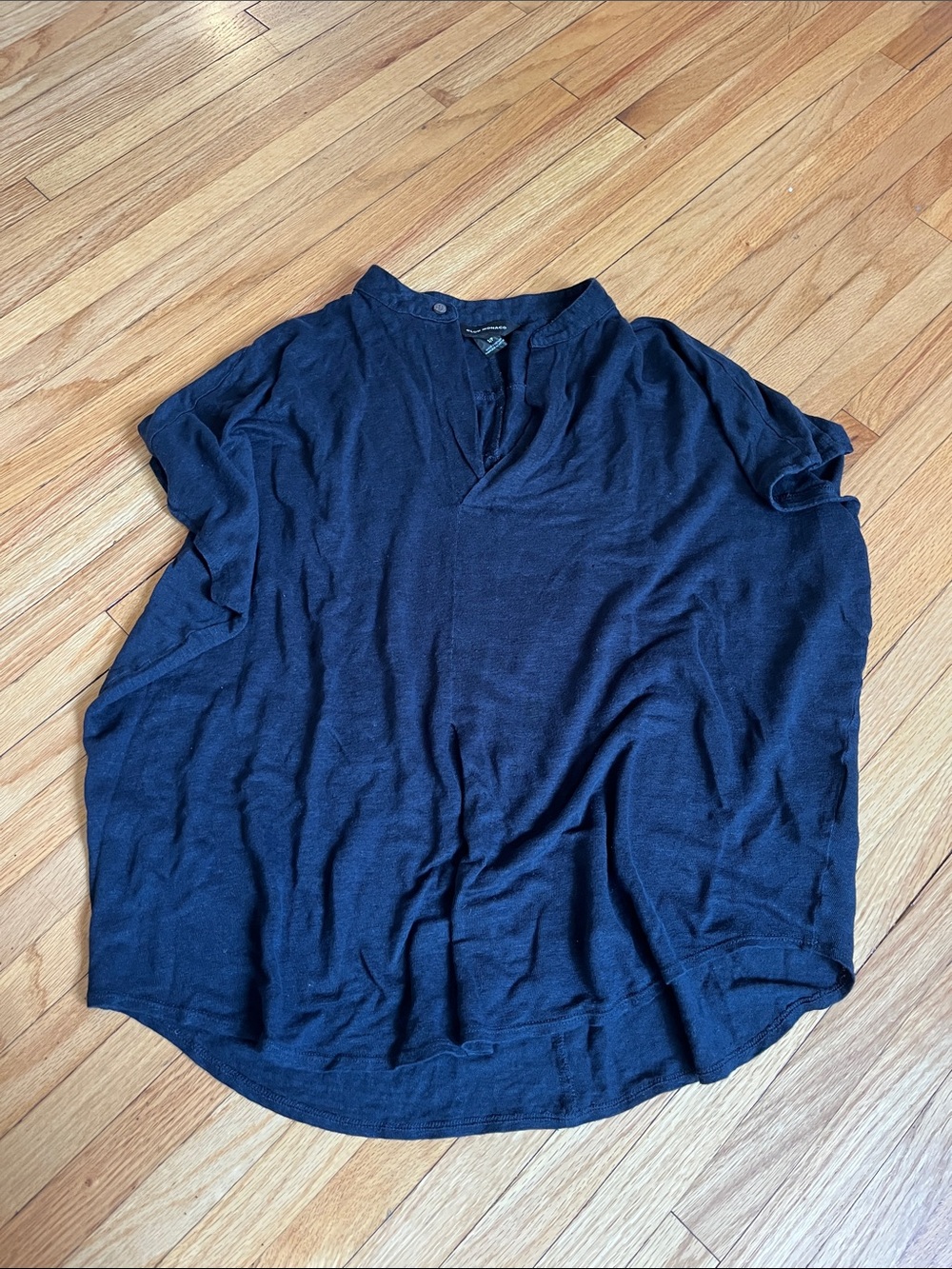 Club Monaco Navy Short-Sleeve boxy linen navy top